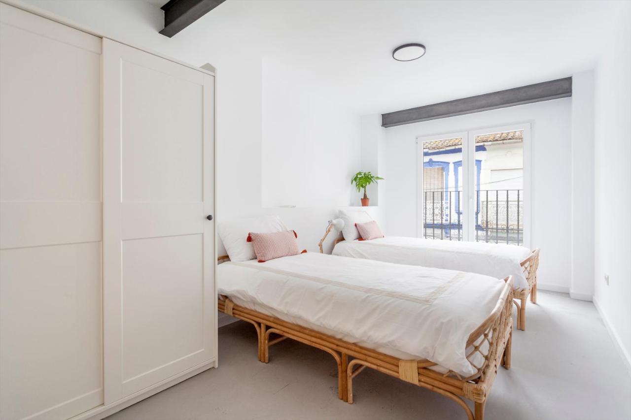 Three Floor House With Terrace Villa Valenza Esterno foto