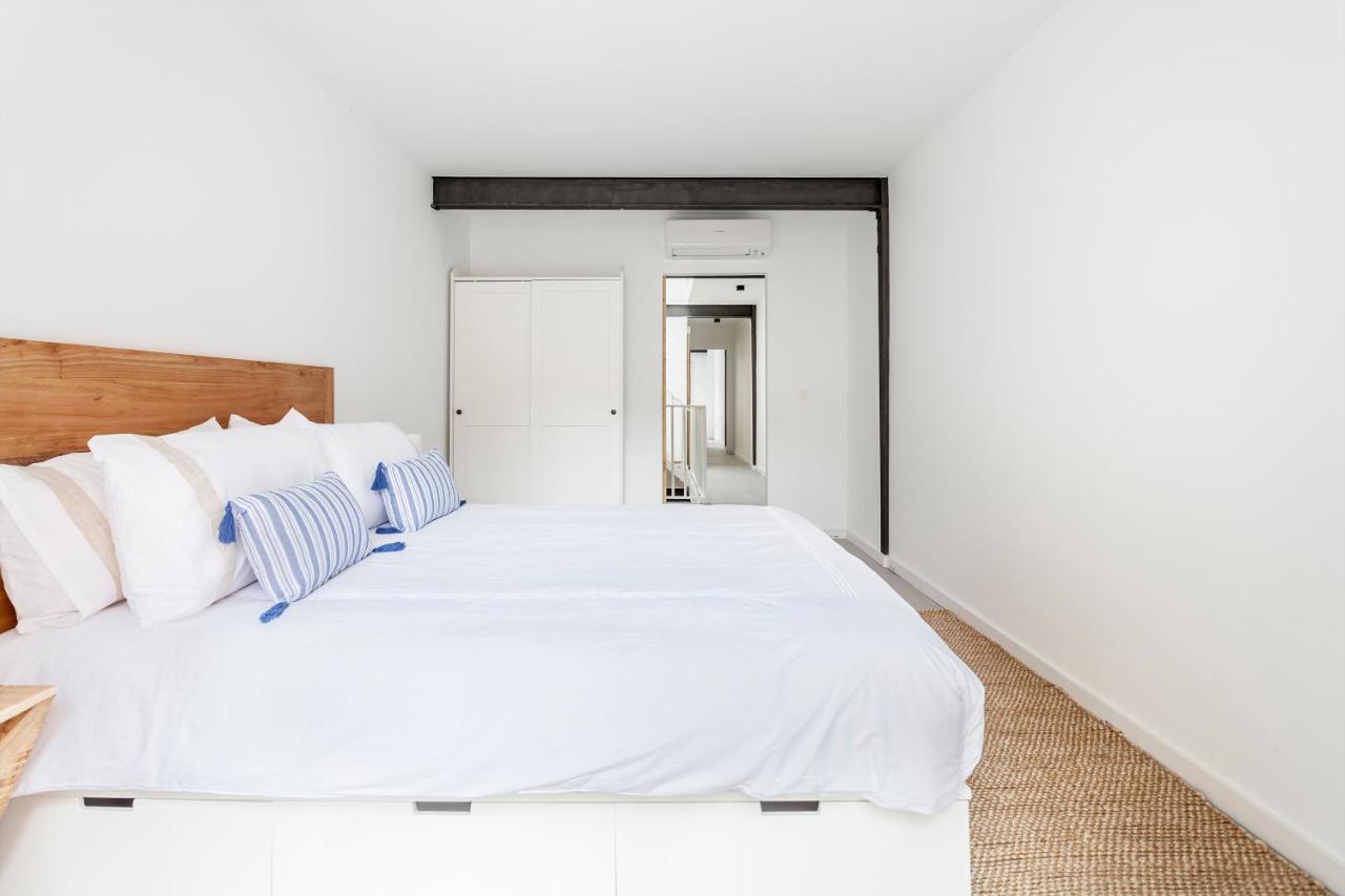 Three Floor House With Terrace Villa Valenza Esterno foto